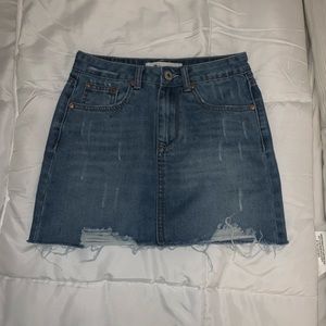 Ripped denim skirt💙